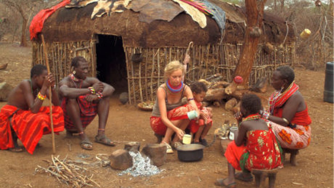 לחיות עם  בן שבט המסאי בקניה : סיפור החיים של קורין הופמן השוויצרית