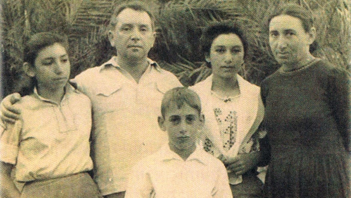 הביוגרפיה של נעמי שמר: היוצרת שתימרנה בין ראייה חודרת לעיוורון מרצון