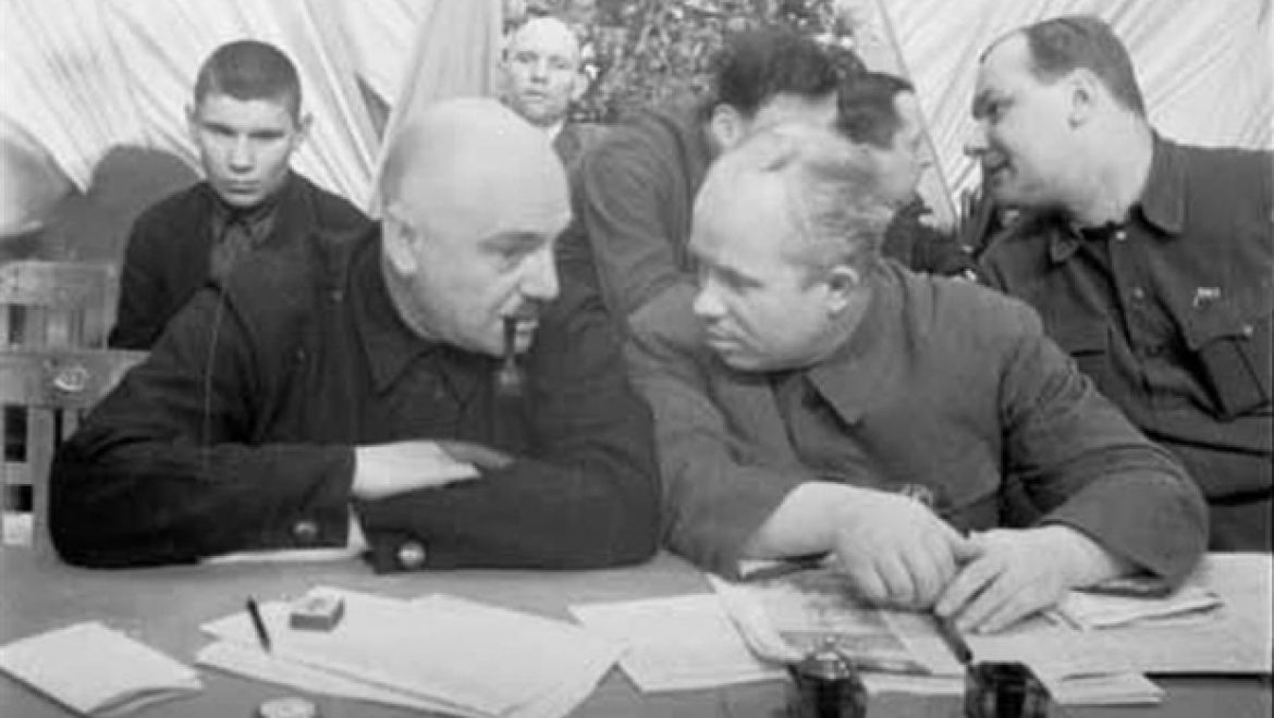 הפועל היהודי מוייסי רוחימוביץ מהיקב בראשון לציון שהפך לשר בכיר בצמרת השלטון הסובייטי