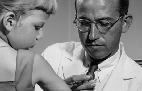 היום: 111 שנה להולדתו של ד"ר יונה סאלק, מפתח החיסון נגד מחלת הפוליו: כמה דברים שלא ידעתם עליו